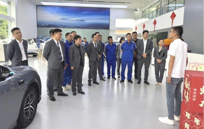 汽貿(mào)公司黨支部開(kāi)展&ldquo;走出去、學(xué)進(jìn)來(lái)，改作風(fēng)、促發(fā)展&rdquo;貫徹中央八項(xiàng)規(guī)定精神學(xué)習(xí)教育走深走實(shí)主題黨日活動(dòng)