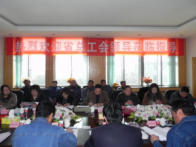 深入車間班組、&ldquo;零距離&rdquo;接觸職工、體驗(yàn)職工生活、傾聽(tīng)職工心聲